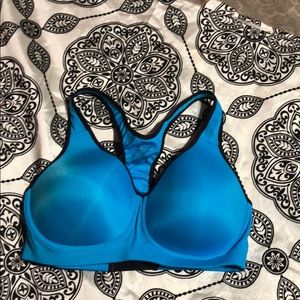 Nike sports bra never worn 34D